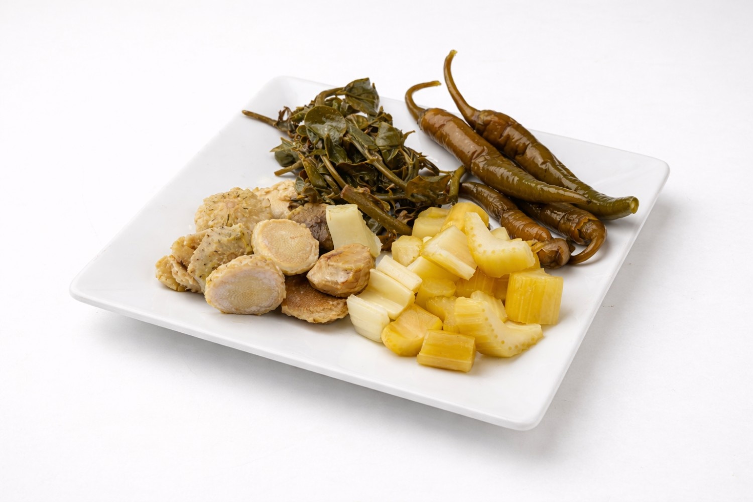 Местные овощи в уксусе